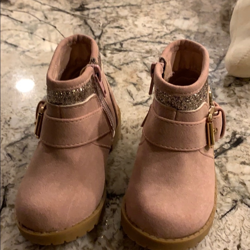 Girls boots.